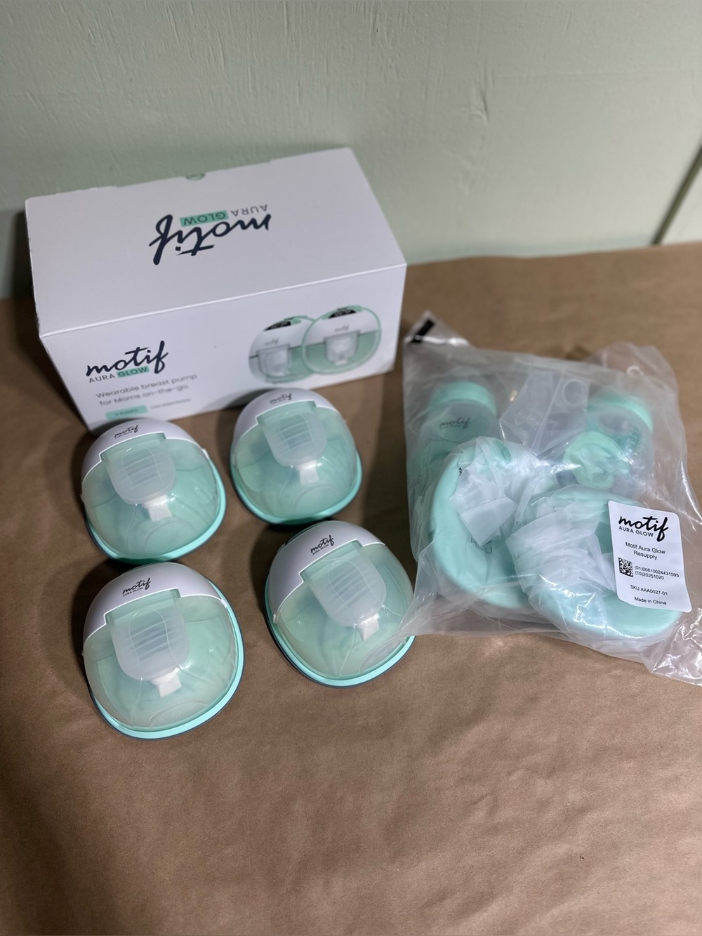 Motif aura glow breast pump bundle